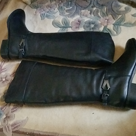 Shoes - Picture 3 of 3